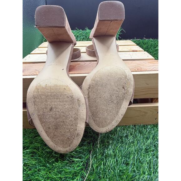 Nine West- Heels-Beige-Size 7W - Picture 9 of 10
